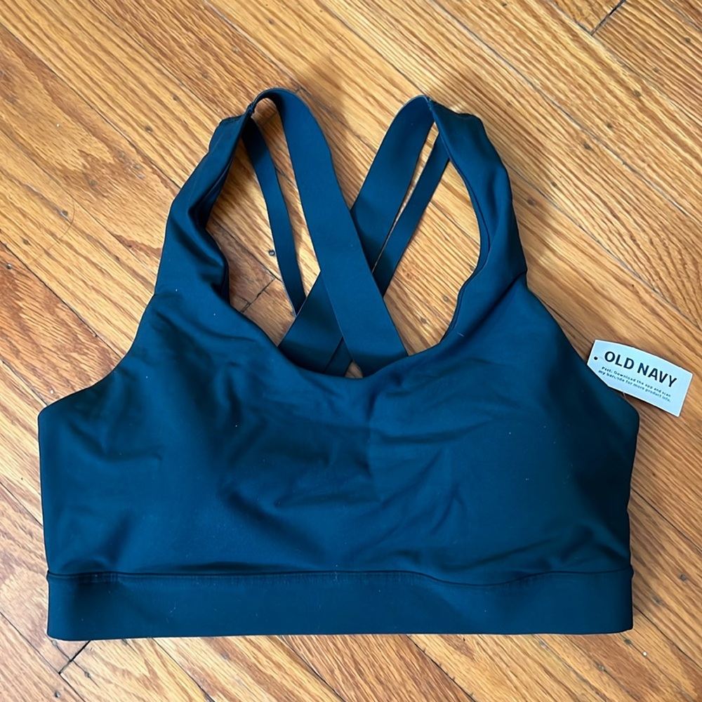 Old Navy Medium Support PowerSoft Cross-Strap Sports Bra in Glorious Pine